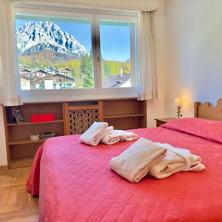 Dolce Casa Cortina Centro-ski Apartment *