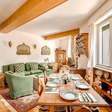 Dolce Casa Cortina Centro-ski Апартаменты Кортина-д'Ампеццо